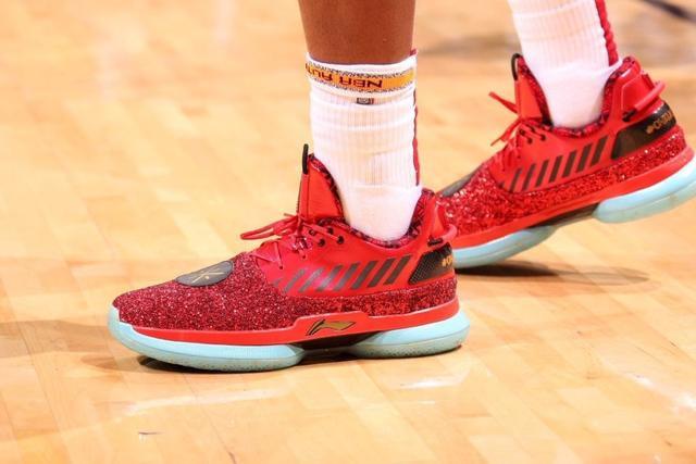 萨林杰29+17+8深圳力克山东 北控送江苏6连败